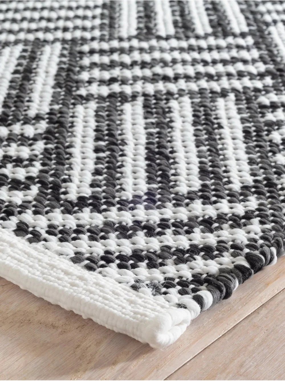 NWT Annie Selke $68 Crisscross Handwoven Indoor/Outdoor Rug